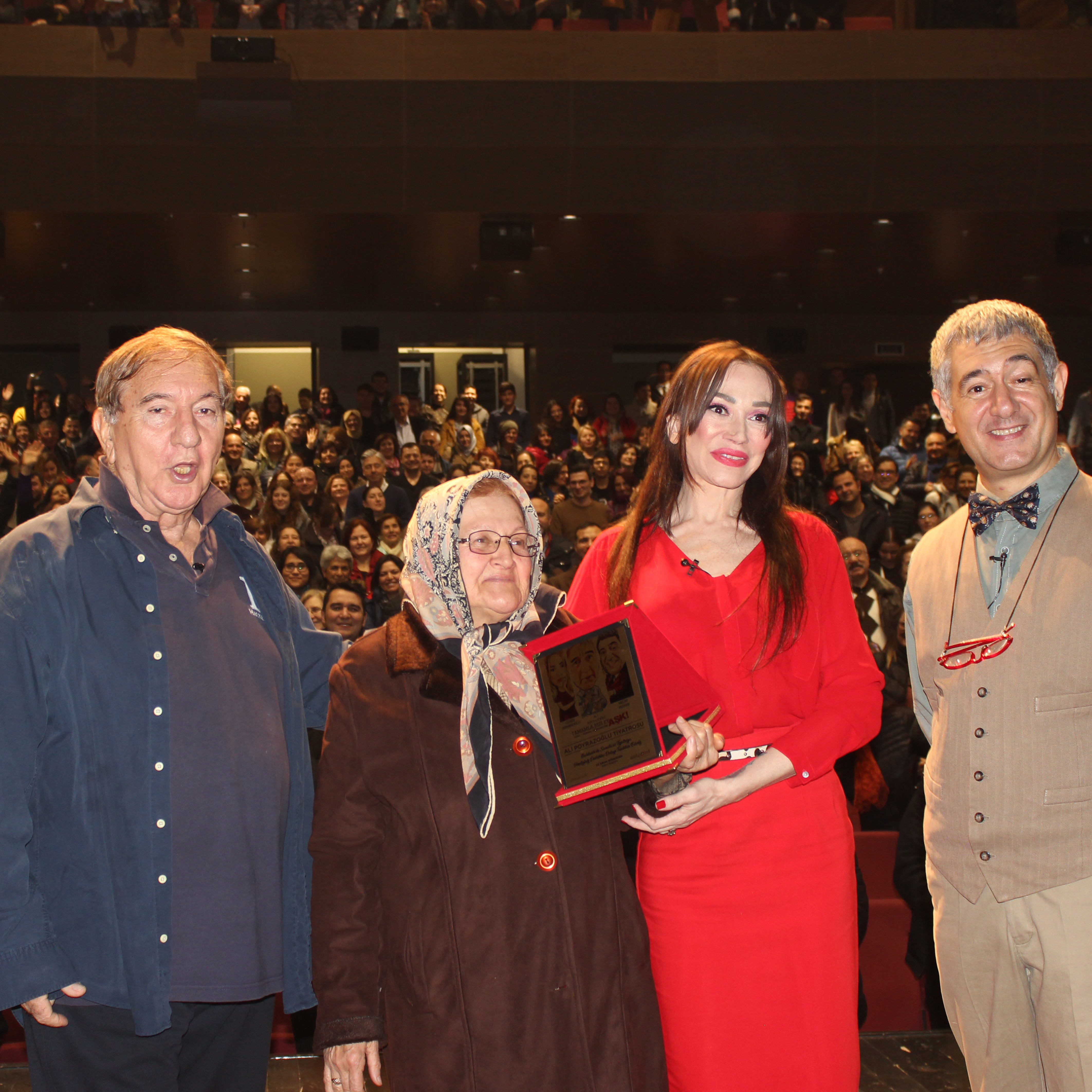 Ali Poyrazoğlu Tiyatrosu "TAMAMLA BİZİ EY AŞK"